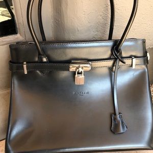 Frederic T Paris Black Leather Tote Handbag